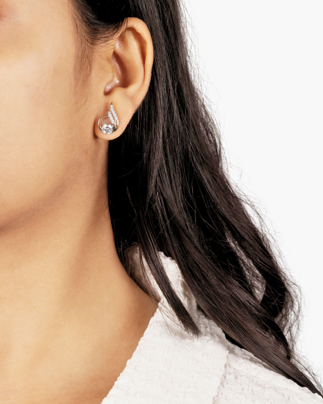 Flame Design Round Diamond Stud Earrings