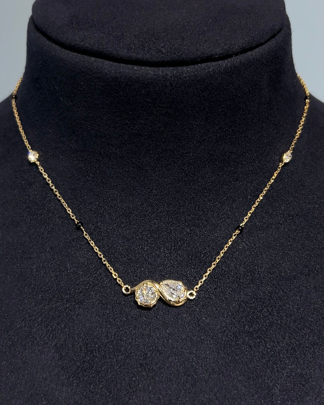 The Infinity Abstract 'Toi-er-Moi' Crown Setting Mangalsutra
