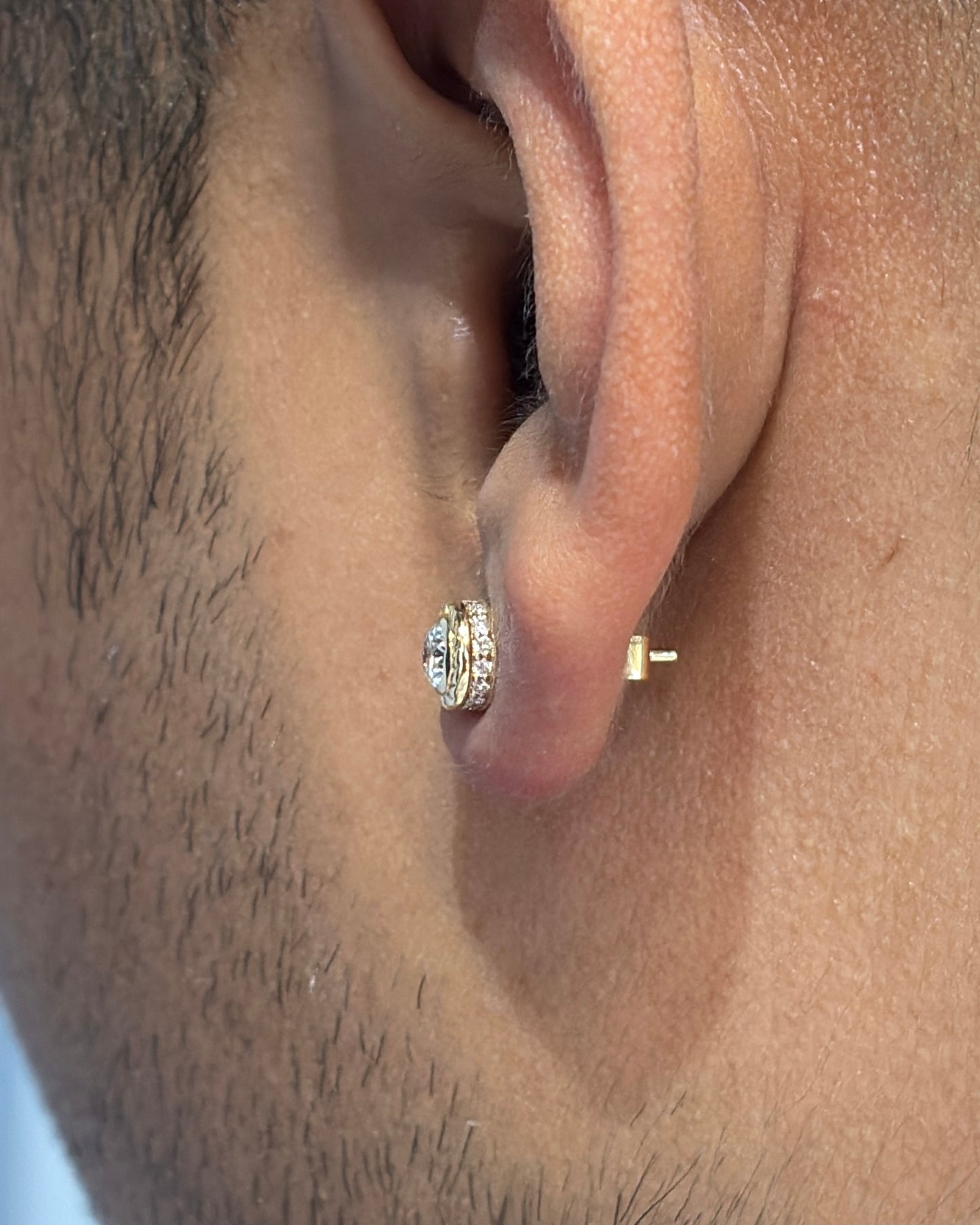 Men’s Round Solitaire Diamond Zen Stud Earrings