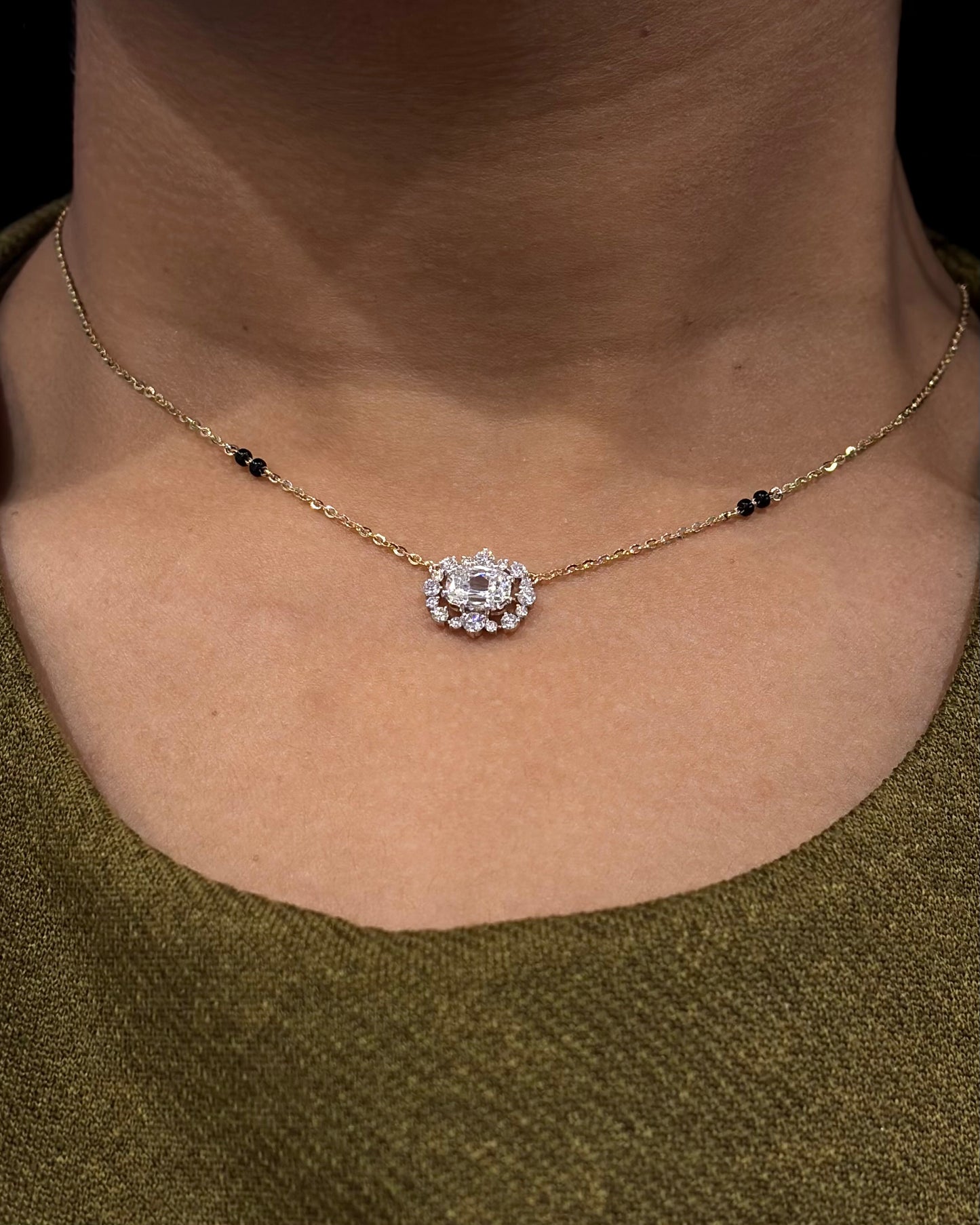 Taj Ashoka Cut Cluster Minimal Modern Mangalsutra