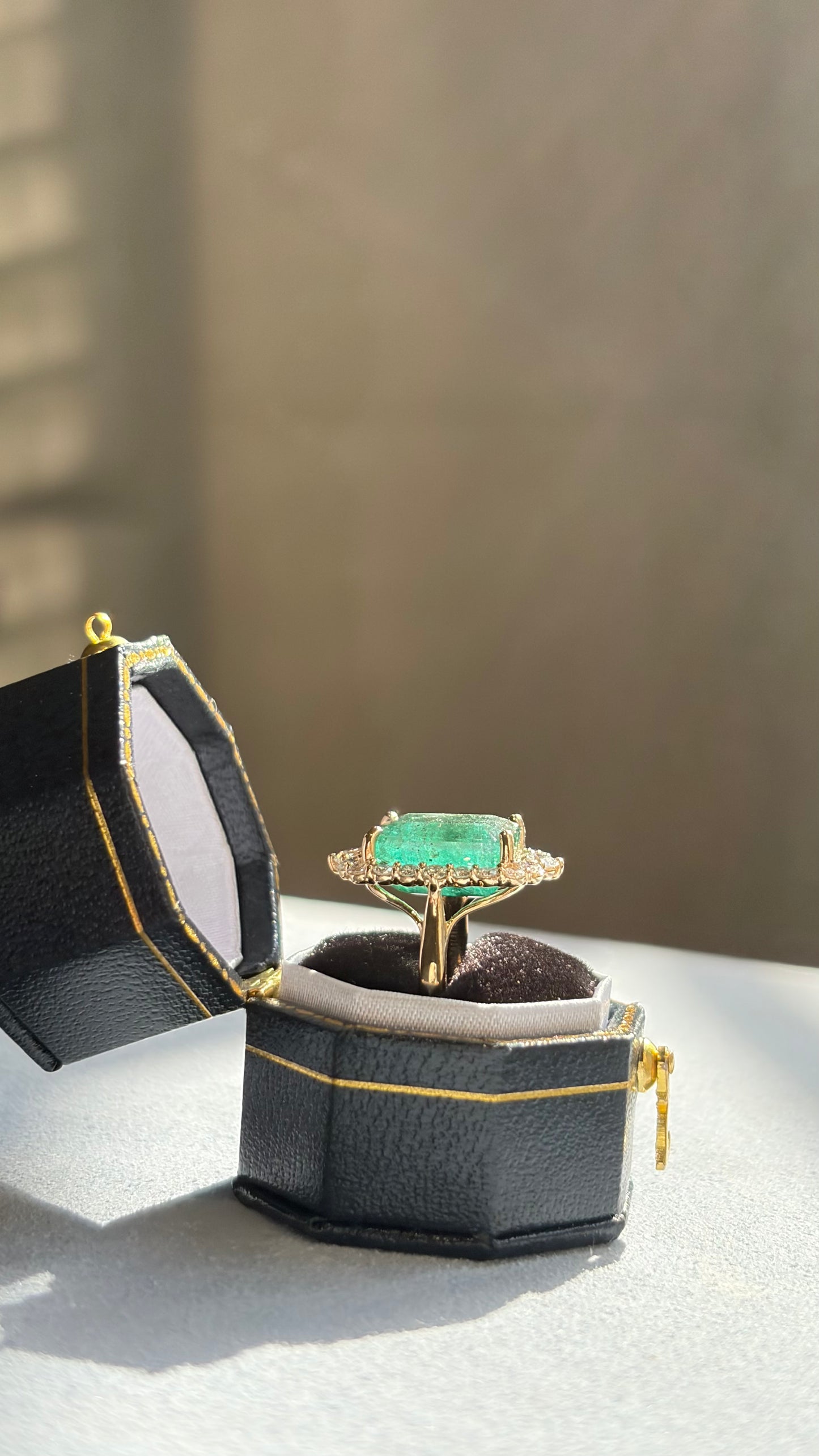 Noor Bagh Emerald Ring