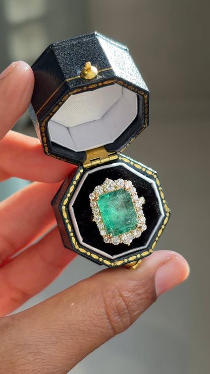 Noor Bagh Emerald Ring