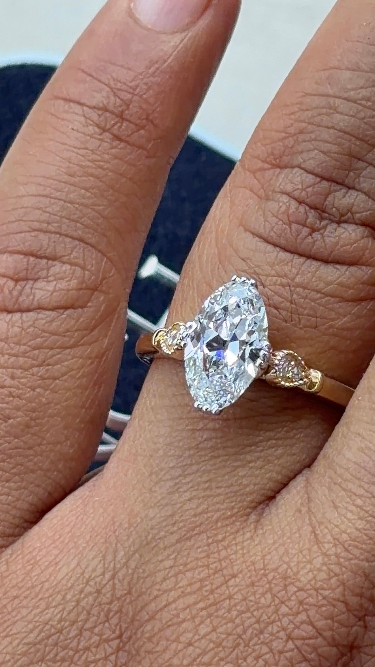 Moval Vintage Ring