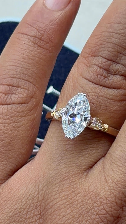 Moval Vintage Ring