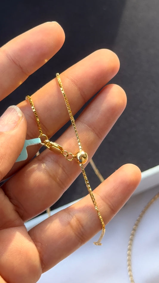 Gold necklace for women