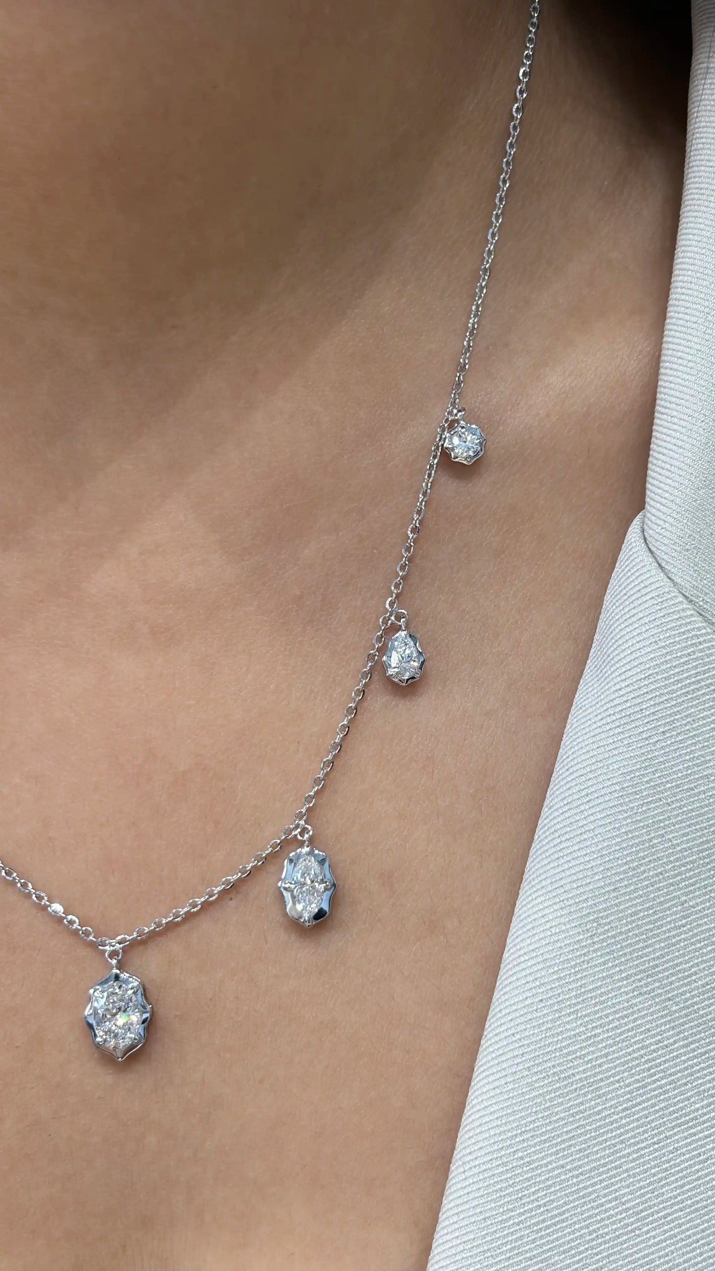 ARDHYA Dangling Pear Crown Setting Mangalsutra in Lab Grown Diamond