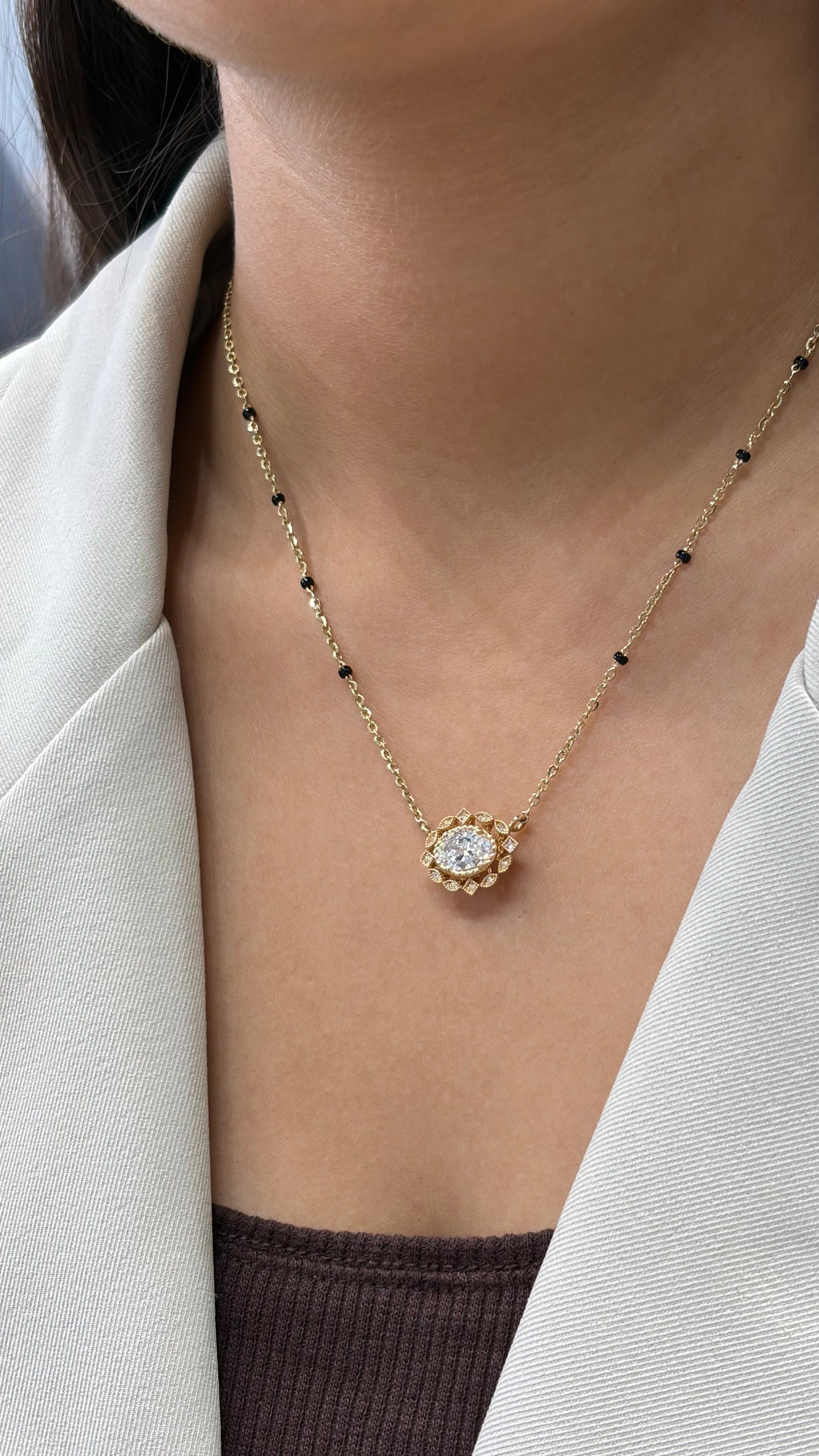 Mewari Oval Cluster Halo Mangalsutra in Lab Grown Diamond