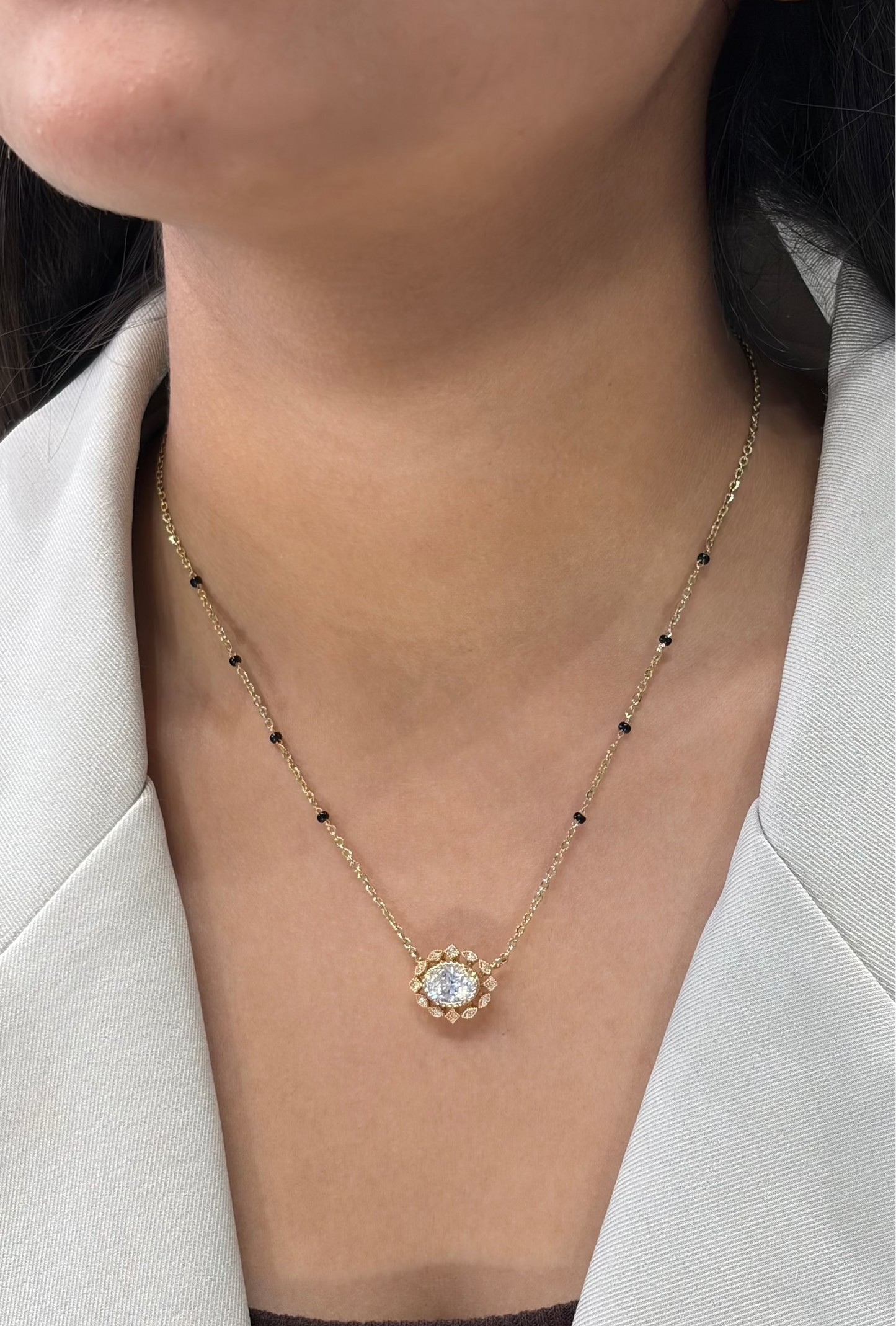 Mewari Oval Cluster Halo Mangalsutra in Lab Grown Diamond