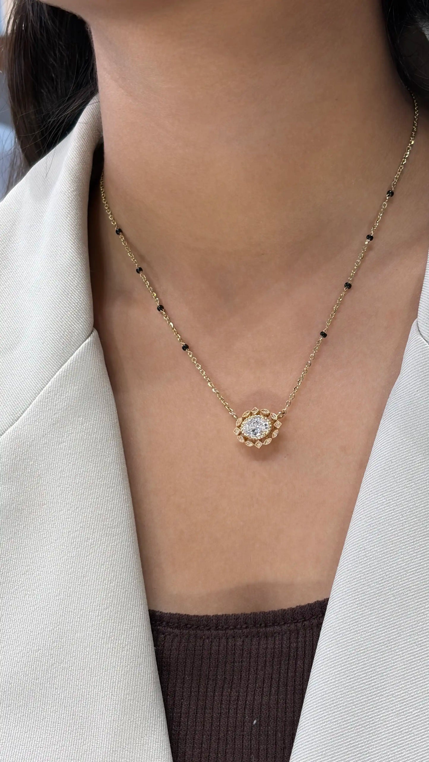 Mewari Oval Cluster Halo Mangalsutra in Lab Grown Diamond
