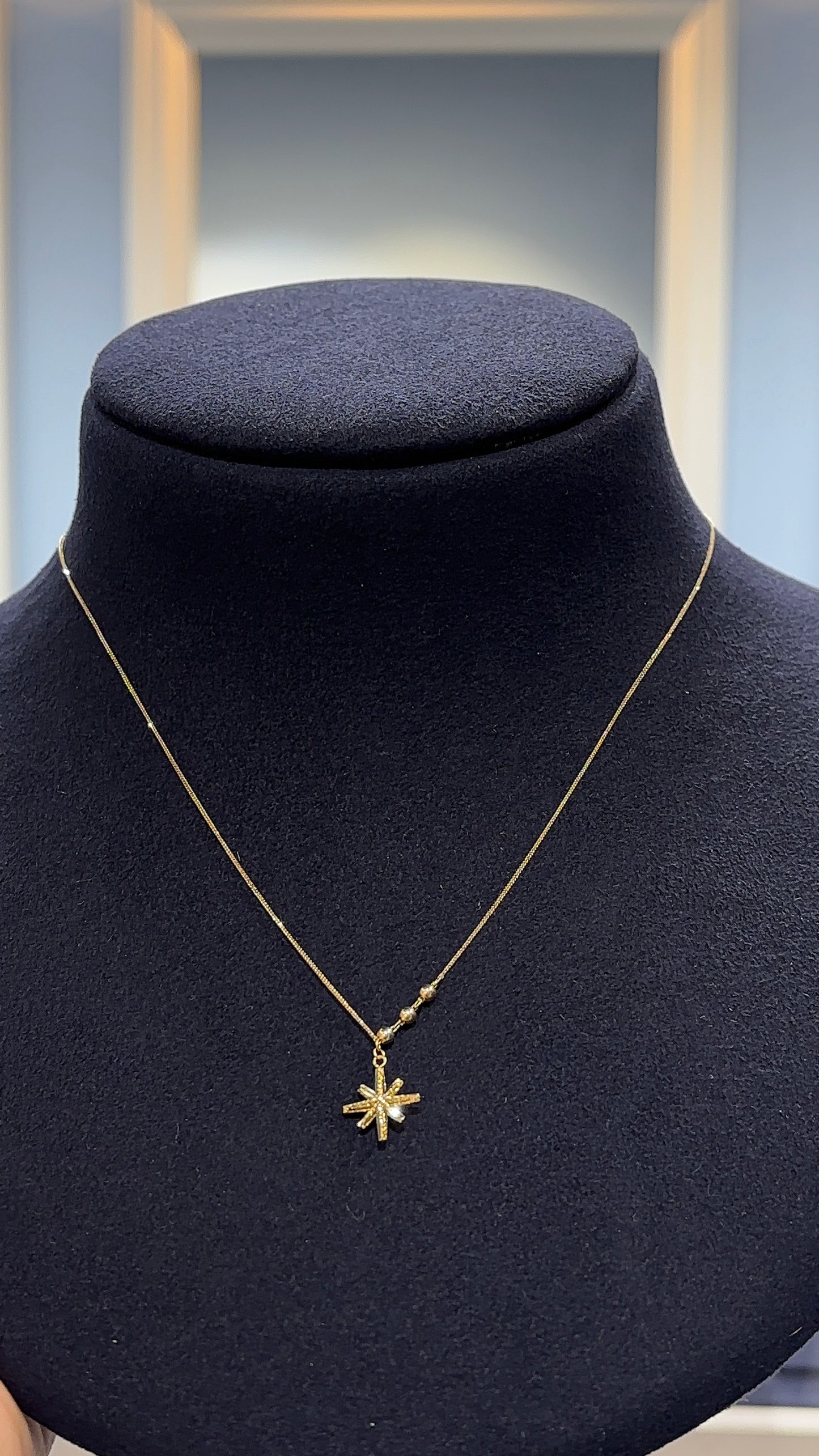 18K Yellow Gold Starburst Pendant Necklace - Adjustable 16+1 Inch Chain
