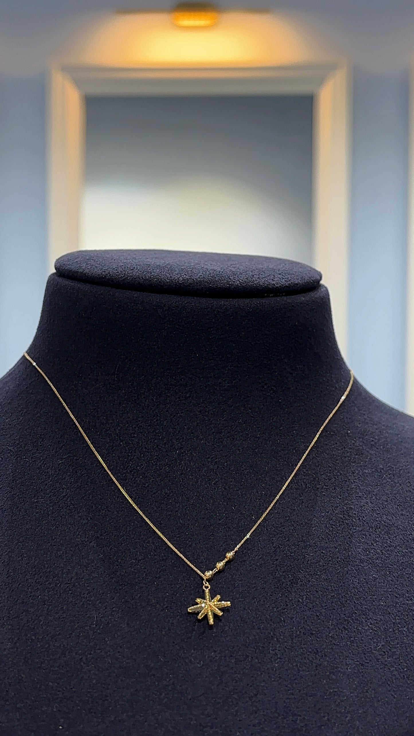 18K Yellow Gold Starburst Pendant Necklace - Adjustable 16+1 Inch Chain