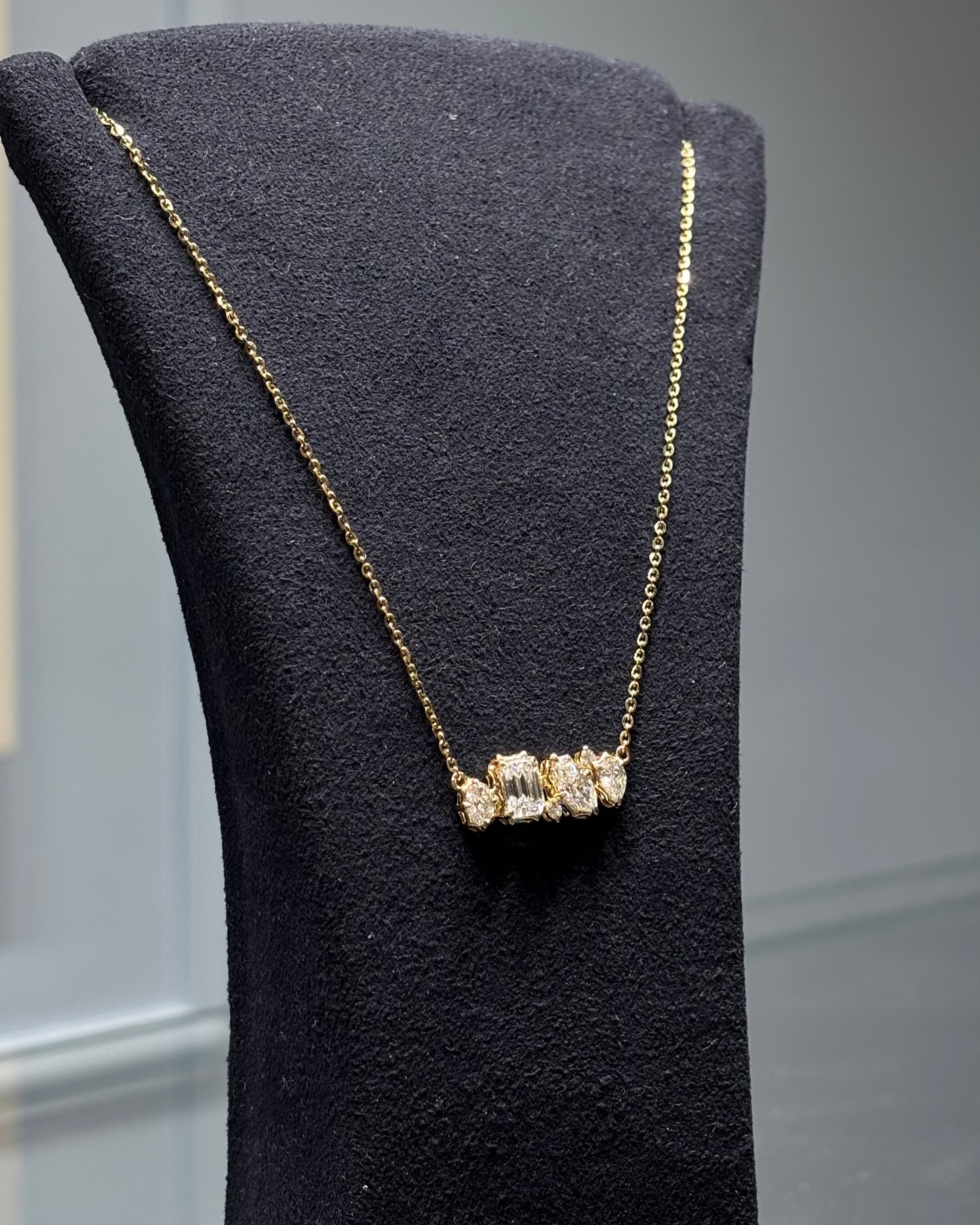 Taj Ardhya Modern Minimal Mangalsutra for Women by TINCH – (14K/18K Gold, Lab-Grown Diamonds)