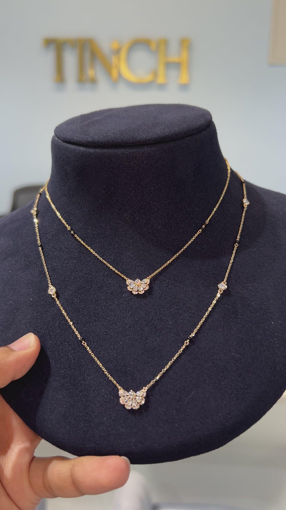 Half Flora Chain Pendant With Diamond Station Chain