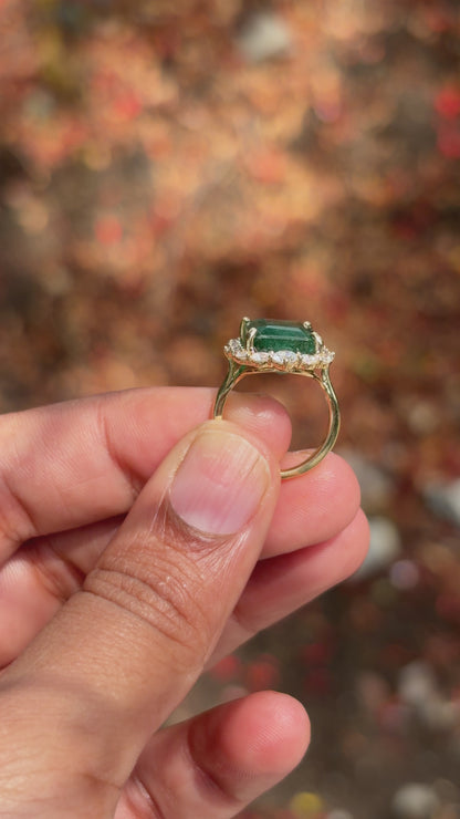 Noor Bagh Emerald Ring