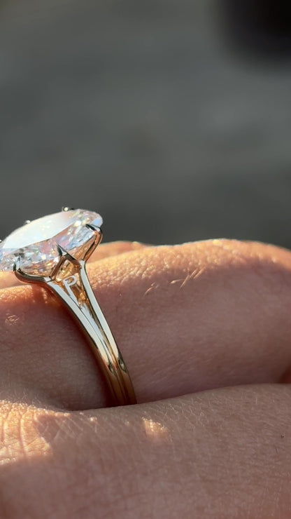 Brilliant-Cut Oval Split Double Band Ring | Lab-Grown Diamond